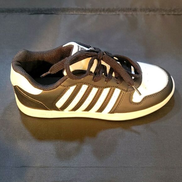 BRAND NEW K-SWISS KID UNISEX BLACK & WHITE COURT PALISADES SNEAKERS - Picture 14 of 16